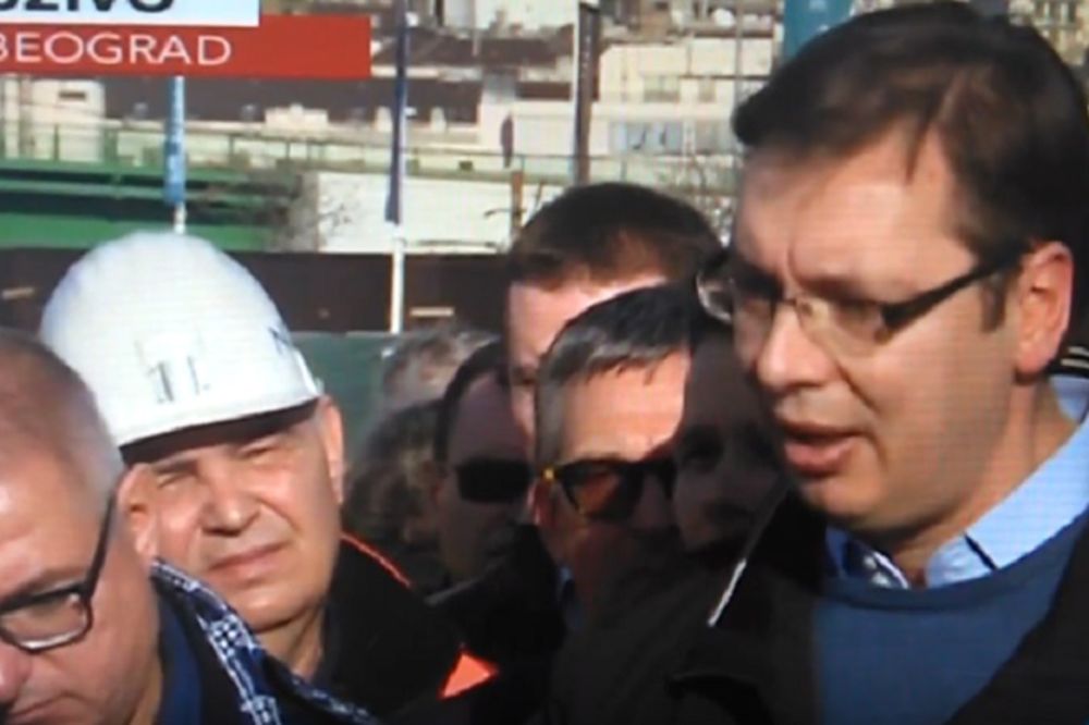 Vučić odlepio zbog zviždanja navijača: Napao novinarku RTS jer mu je postavila pitanje o tome (VIDEO)