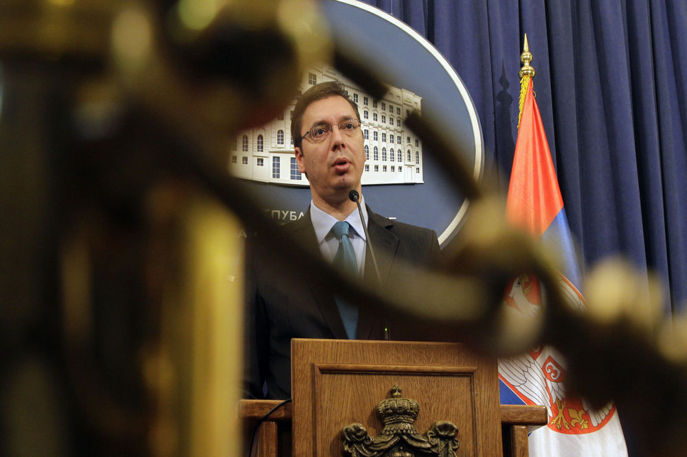 Smučilo mu se da mu zvižde: Vučić raspisuje izbore u aprilu! (FOTO)