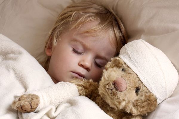 Rekao je roditeljima da mu neko priča tokom noći. Nisu mu verovali, a onda su se prestravili! (VIDEO)