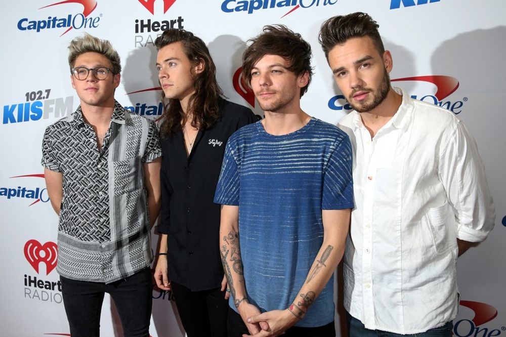 Resurrection! Tinejdžerke u očaju zbog benda One Direction! (FOTO)