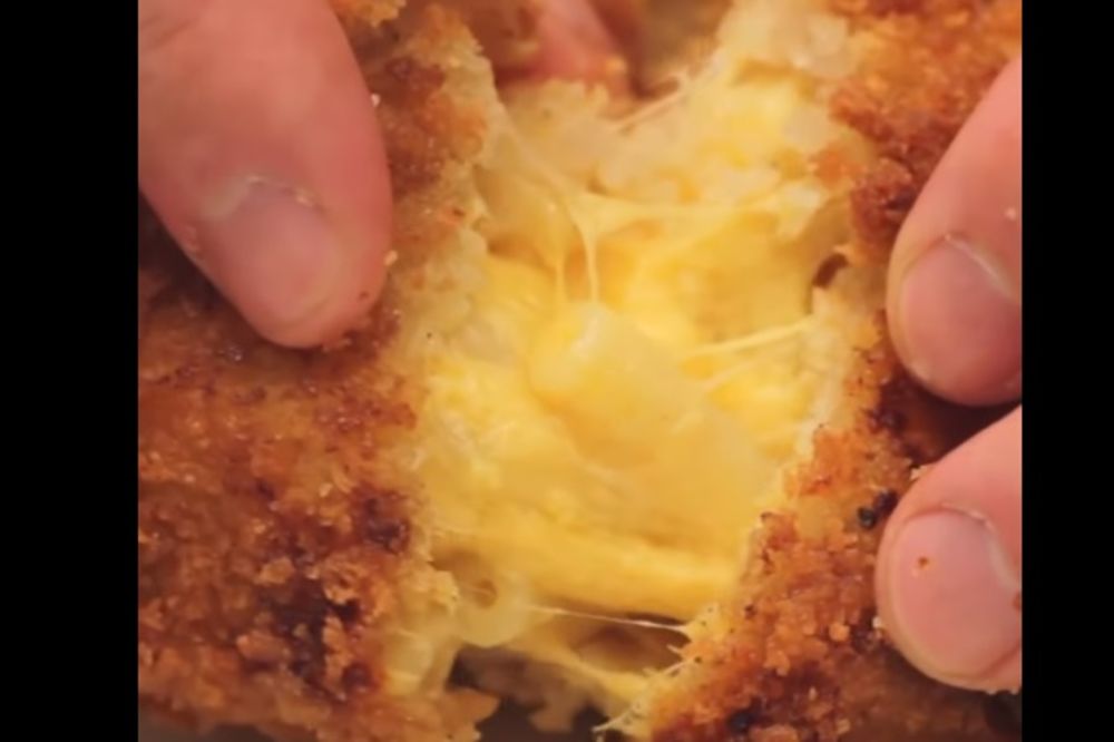 Tople loptice od makarona i sira koje će izmamiti smešak vašim gostima (RECEPT) (VIDEO)