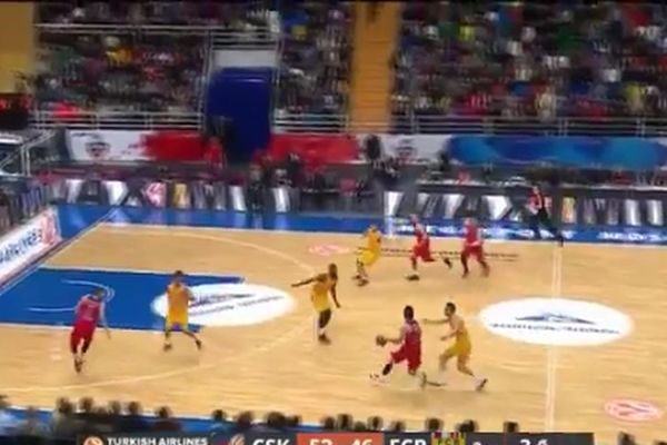 Tri sekunde do kraja, ali to nije problem Teodosiću da asistira za alej-up! (VIDEO)