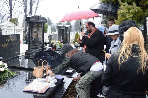 Nepoštovanje! Arkan bi se prevrnuo u grobu da vidi šta je Veljko uradio na njegovom pomenu! (FOTO)