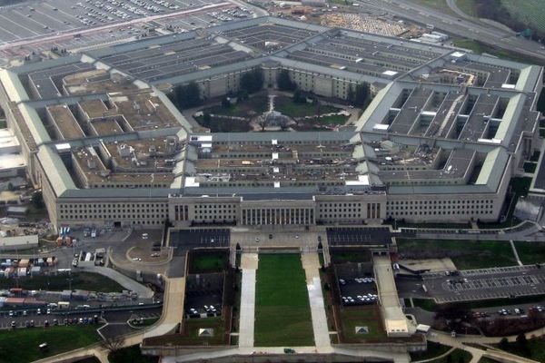 Da li Srbi misle da iz ove zgrade dolazi sve zlo sveta? (FOTO) (VIDEO)