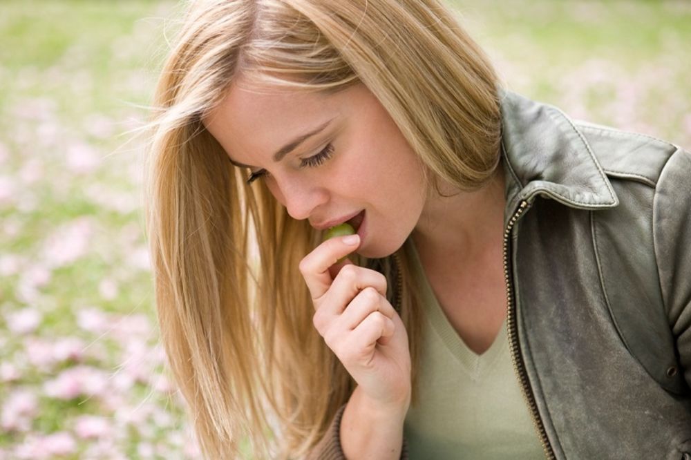 Jedite prljavim rukama, to je zdravo! Evo i zašto! (GIF)