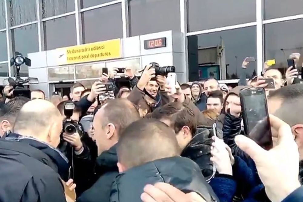 Dirljiv rastanak Vujoševića i Grobara: Prvo moram da odem da bih se vratio! (VIDEO)