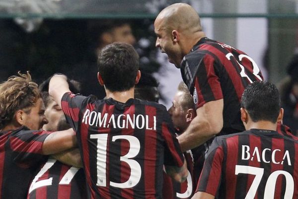 Milanezi se zagrcnuli Jafom: Napadač nasamario Rosonere da je 9 godina mlađi! (FOTO)