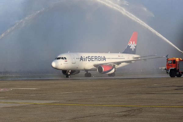 Vlada oprašta 2,3 milijarde dinara duga Er Srbiji! Zbog toga će Aerodrom postati gubitaš! (FOTO)