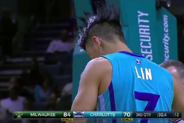 Ubo ga bodljom u oko: Ovo je mogla da najbizarnija, ozbiljna povreda u NBA! (VIDEO)