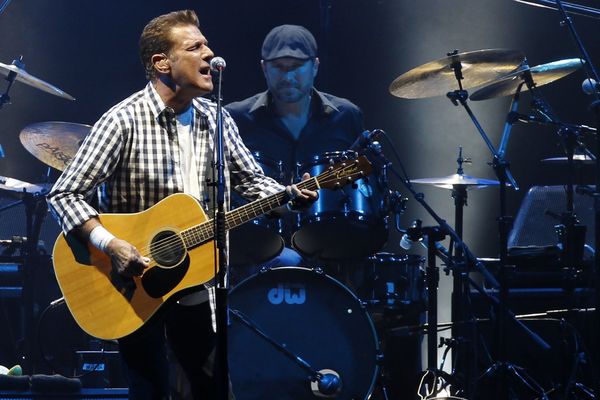 Umro Glen Fraj, gitarista grupe Igls! (VIDEO)