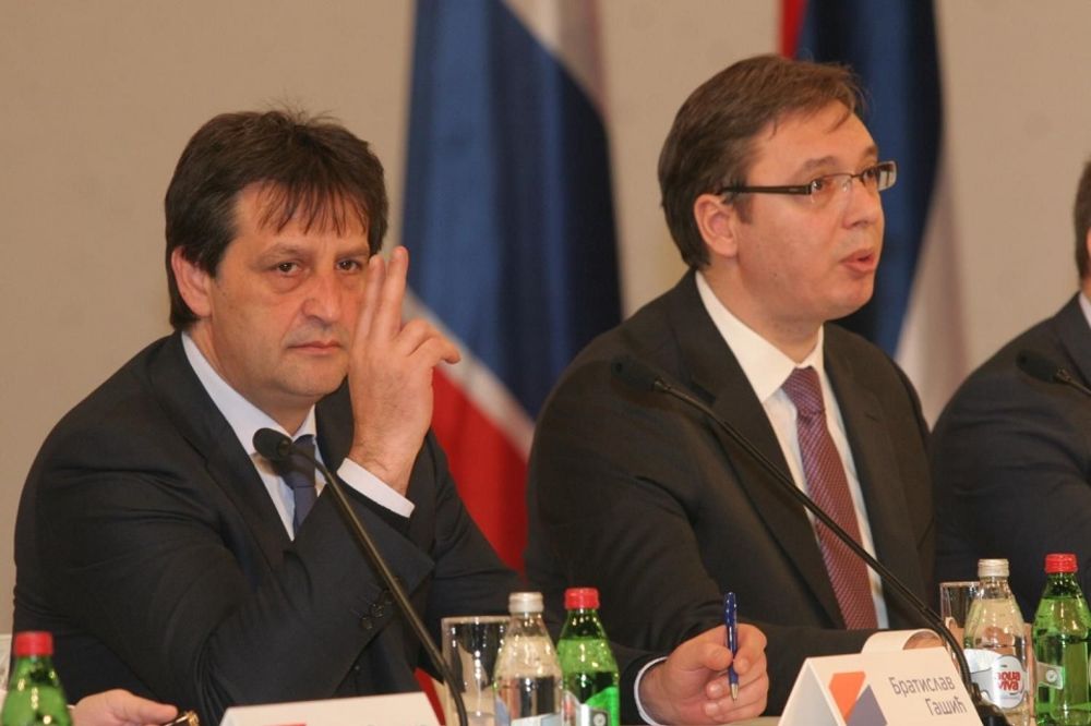 Vučić se konačno nakanio da smeni Gašića? Novi ministar za desetak dana!
