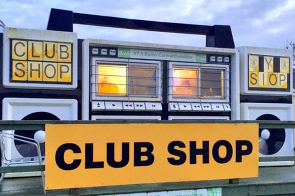 Za njih nismo čuli, ali znamo da imaju najoriginalniji fan šop na svetu! (FOTO)