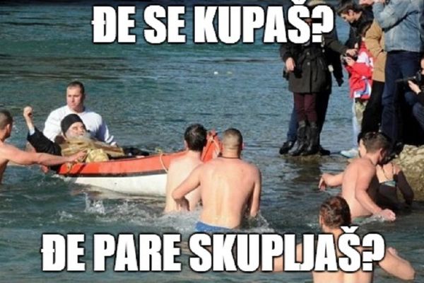 Ovo će oboriti net danas: Svi se sprdaju s ležećim Amfilohijem u kanuu! (MEME)