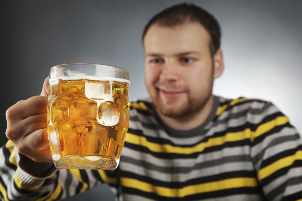 Sipaju nam vodu u alkohol, a naplaćuju duplo: Kako nam podvaljuju u noćnim klubovima? (FOTO)