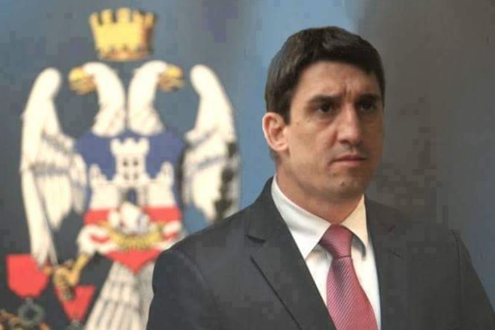 Kristijan kuka što tri dana nosi iste gaće! (FOTO)