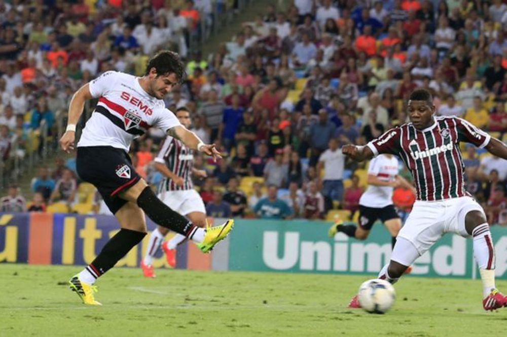 Prvo pojačanje u taboru šampiona Engleske: Pato potpisao za Čelsi! (FOTO) (VIDEO)