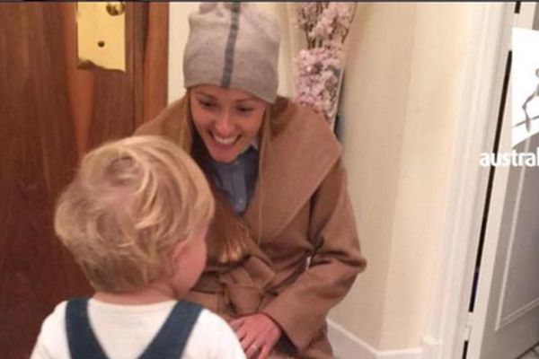 Tatin verni navijač: Stefan je dočekao Jelenu s posla kao član tima Đoković! (FOTO)