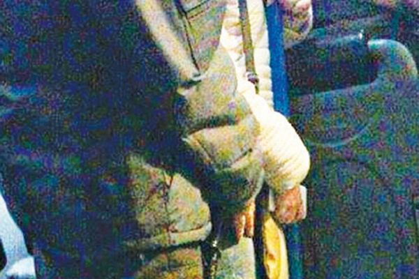 Dodirivao devojčicu: Pedofil uslikan u autobusu u Novom Sadu! (FOTO)