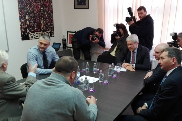 Opozicija nastavila pregovore: Čeda i Tadić na broju, Pajtić poslao Mićuna i Ješića kao zamene