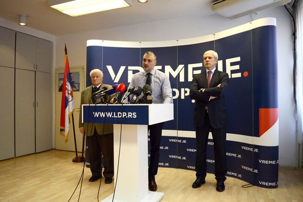 Čeda Jovanović poručuje: Vreme je za nove mlade ljude. A pored njega Mićun, Tadić, Ješić... (FOTO)