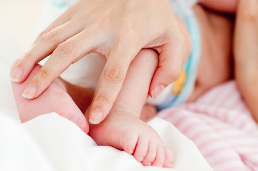 Užas u Zaječaru: Baka pronašla mrtvu bebu u kesi!