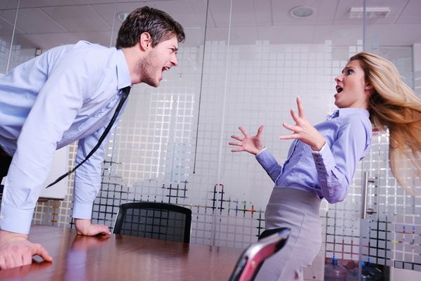 Jedan horoskopski znak će danas dobiti otkaz, a drugi mora odmah prestati da pije! (GIF)