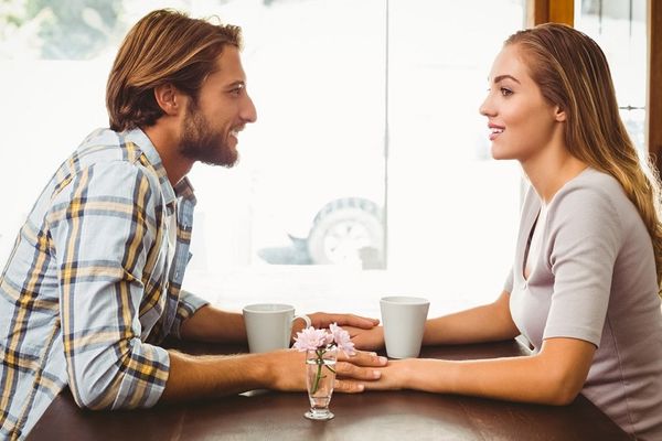 Ovaj znak treba da pozove osobu koju je tek upoznao na dejt, neće biti odbijen (GIF)