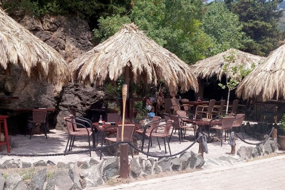 Bombe, pucnjave i pohlepni taksisti: Evo čega bi Amerikanci trebalo da se paze u Crnoj Gori!