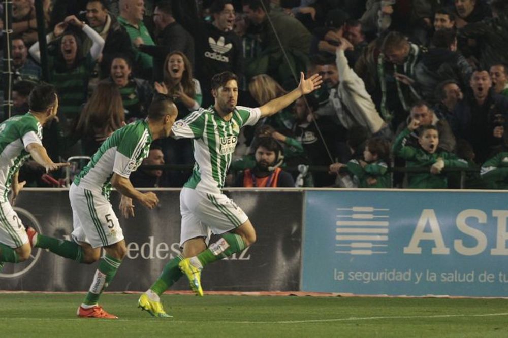 Evrogol Betisa protiv Reala: Volej koji bi teško i 2 golmana odbranila! (VIDEO)