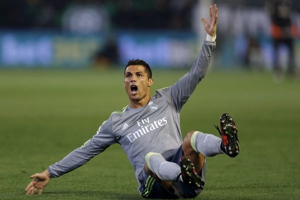 Jedan je od najboljih, ali je uz to jako prljav: 5 situacija kada je Ronaldo ispao pravi gad! (VIDEO)