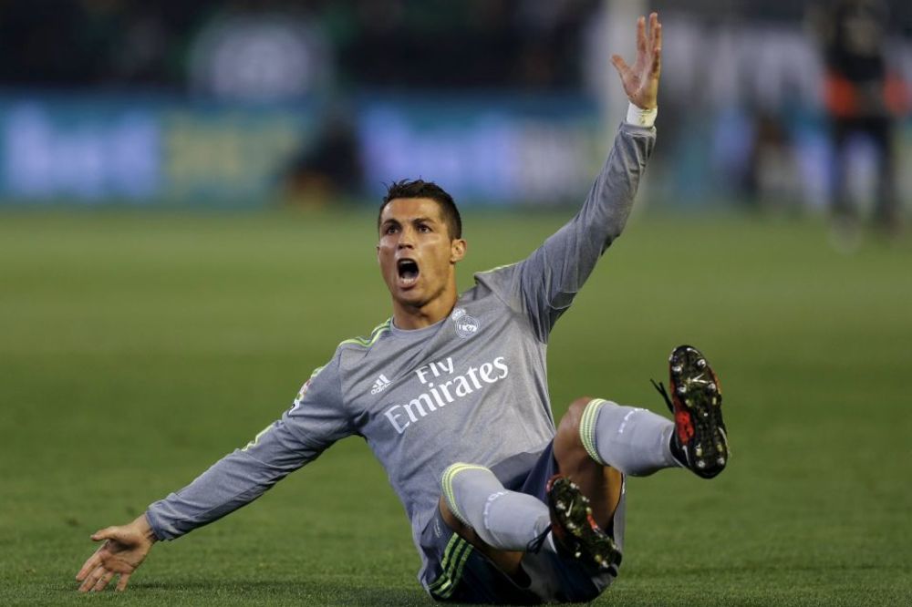 Jedan je od najboljih, ali je uz to jako prljav: 5 situacija kada je Ronaldo ispao pravi gad! (VIDEO)