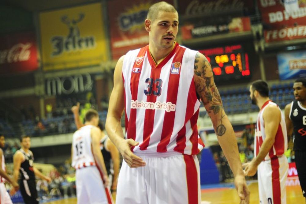 Brojke od kojih se zvezdašima diže kosa na glavi: Kako da dobiju derbi kad ovako šutiraju? (FOTO)