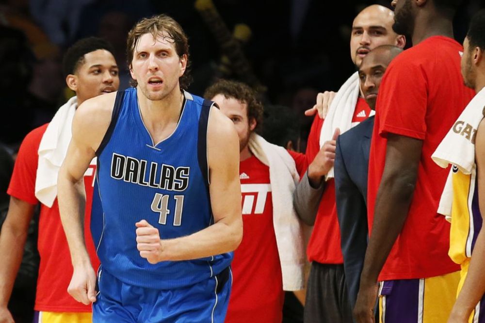 NBA nije videla 50. duel Kobija i Dirka, ali je Brajant video magiju Nemca u poslednjem trenutku! (VIDEO)