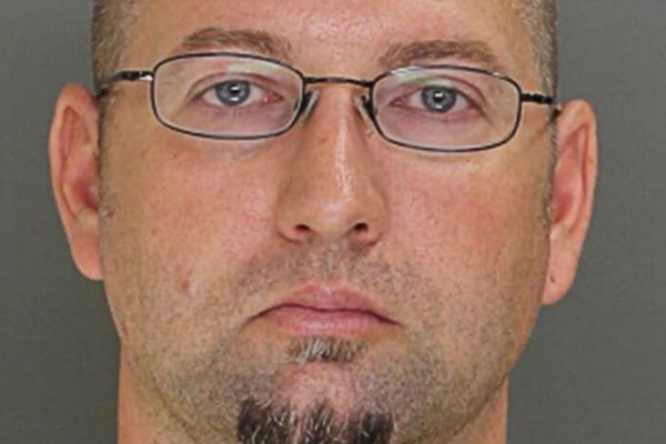 Silovao je sestru, ali je sve zapanjilo da je to isto uradio još 1.074 puta! (FOTO)