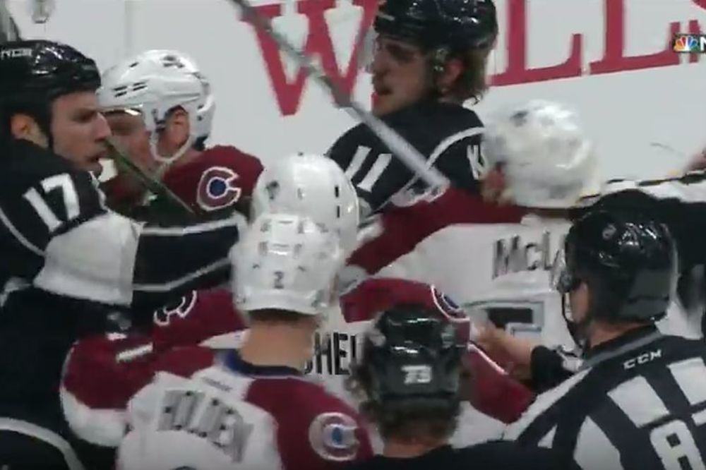 Kod njega nema pardona: Srpski hokejaš nokautirao sudiju na utakmici! (VIDEO)