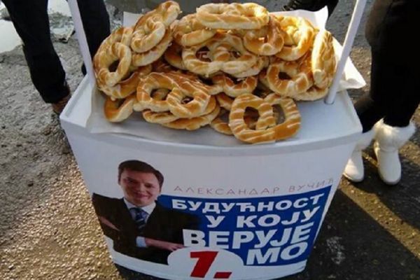 A gde je jogurt?! Tviteraši urnišu SNS, internet pršti od prozivki! (FOTO)