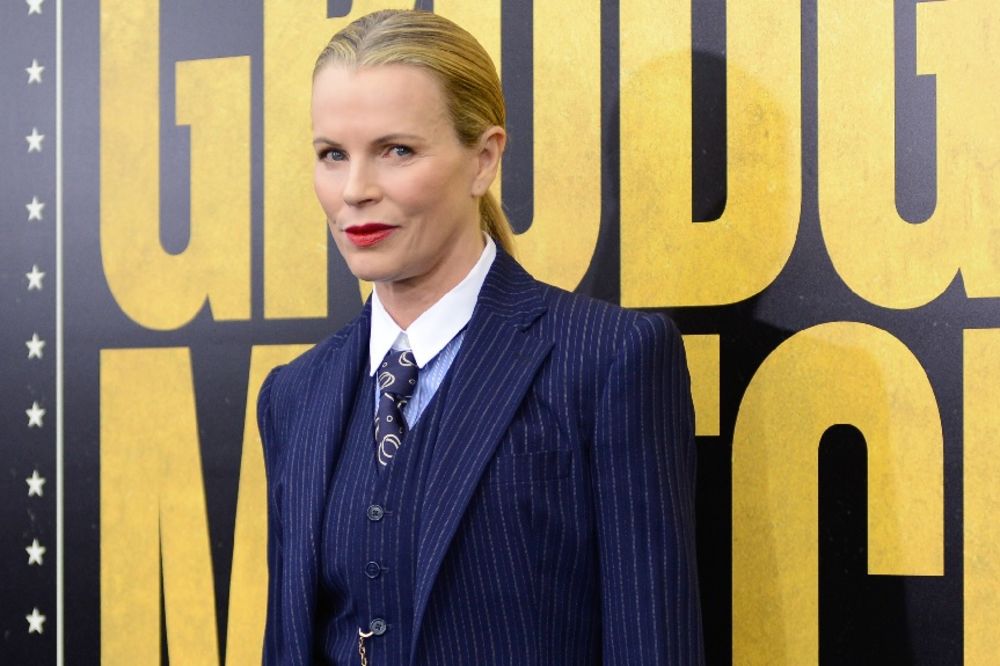 Kim Besindžer ne odustaje od erotike! Kristijan Grej je njena piletina! (FOTO)