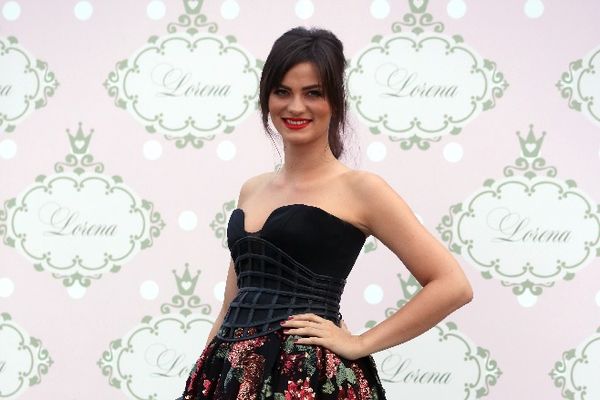 Nova ljubav na pomolu? Milica Pavlović u strasnom zagrljaju starijeg kolege