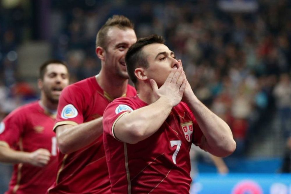 Brutalan start Srbije na Evropskom prvenstvu: Padali rekordi u Areni, pukla i petarda Orlova! (VIDEO)