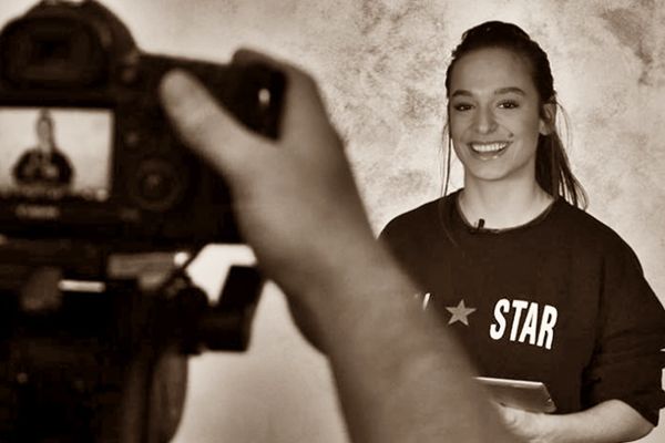 Espreso tviter: Edita o orlovskom nosu, duetu s Vitni Hjuston i o tome da li je bolja od Severine (VIDEO)