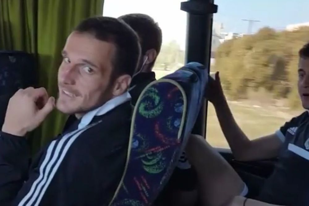 Raspevani Božinov i Ilić u transu zbog Ministarki, a Jovanović gleda i ne veruje! (VIDEO)