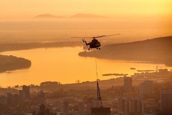 Most na Adi nikada neće biti završen: Evo kako je izgledao pokušaj postavljanja vrha pilona (FOTO)