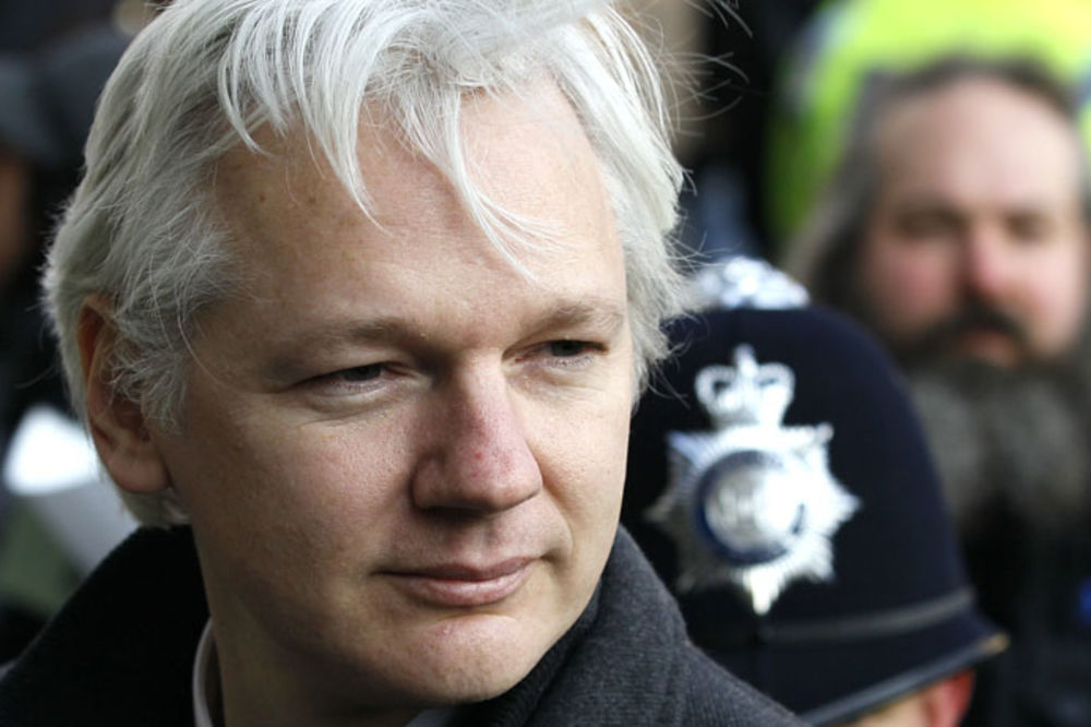 Ovo bi mogla da bude vest dana: Asanža puštaju na slobodu? (FOTO)