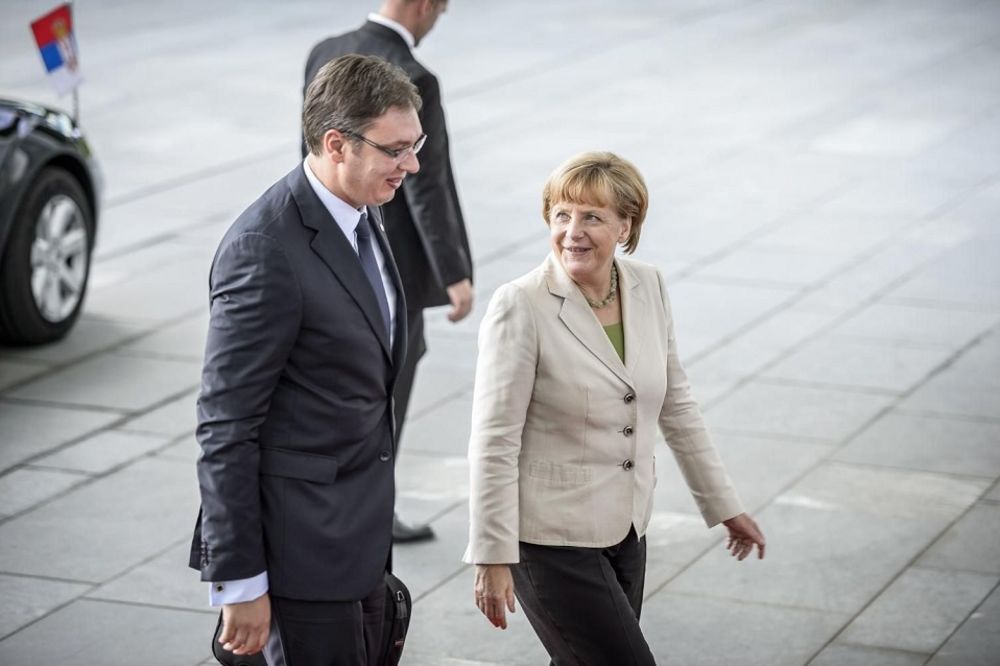Vučić iskoristio sastanak o Siriji da se sretne sa Merkelovom (FOTO)