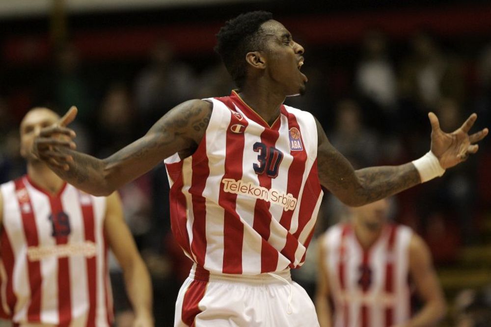 Miler kao Lebron: Zakucavanje jednom rukom za otvaranje utakmice! (VIDEO)