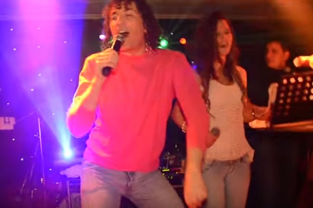 Pracnuo se šarančić! Zmaj od Šipova može u penziju, stigao je Rajko Horizont! (GIF)