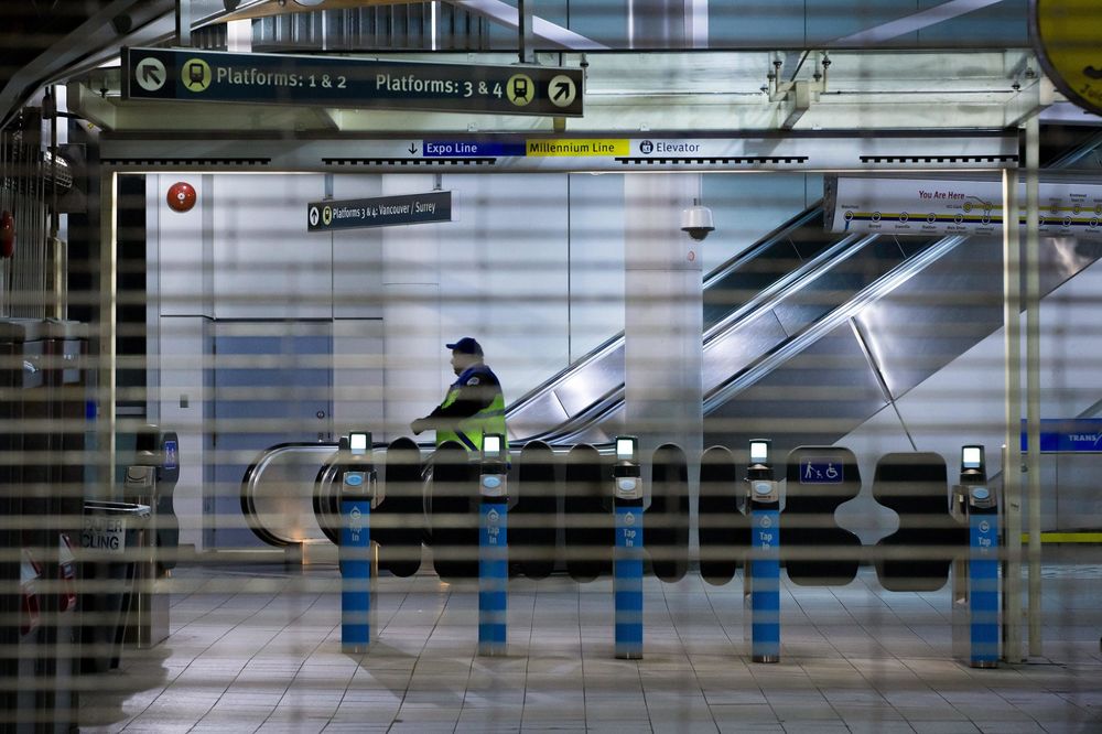 Panika u Londonu: Evakuisana stanica metroa Viktorija! (FOTO)