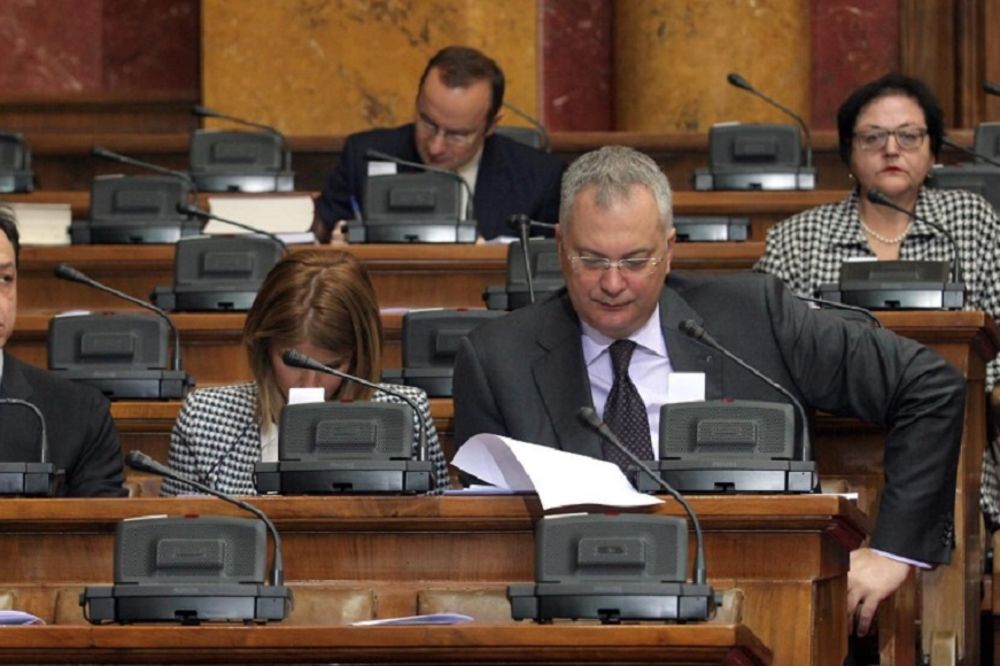 Cirkus: Tvit Dragana Šutanovca isterao je vlast iz Skupštine?!