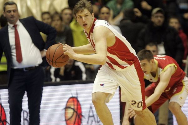 Tinejdžer potpisao ugovor sa Zvezdom! (FOTO)