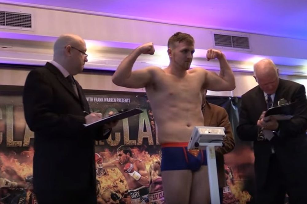 Pucnjava na merenju boksera: Napadači maskirani u policajce ubili jednu osobu! (VIDEO)